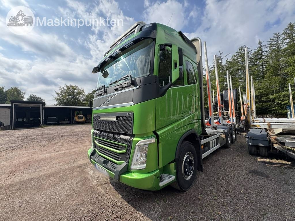 Volvo FH 16 550 - Caminhão florestal: foto 1 Volvo FH 16 550 - Caminhão florestal: foto 1