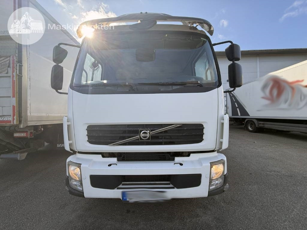 Volvo FL 240 - Caminhão furgão: foto 2 Volvo FL 240 - Caminhão furgão: foto 2