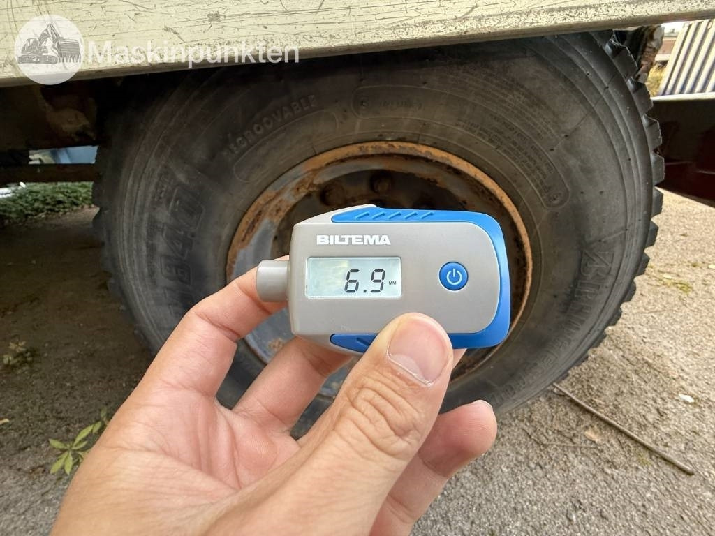 Caminhão basculante Volvo FL 611: foto 25