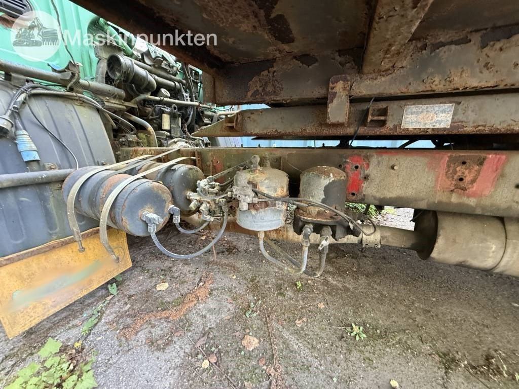 Caminhão basculante Volvo FL 611: foto 19