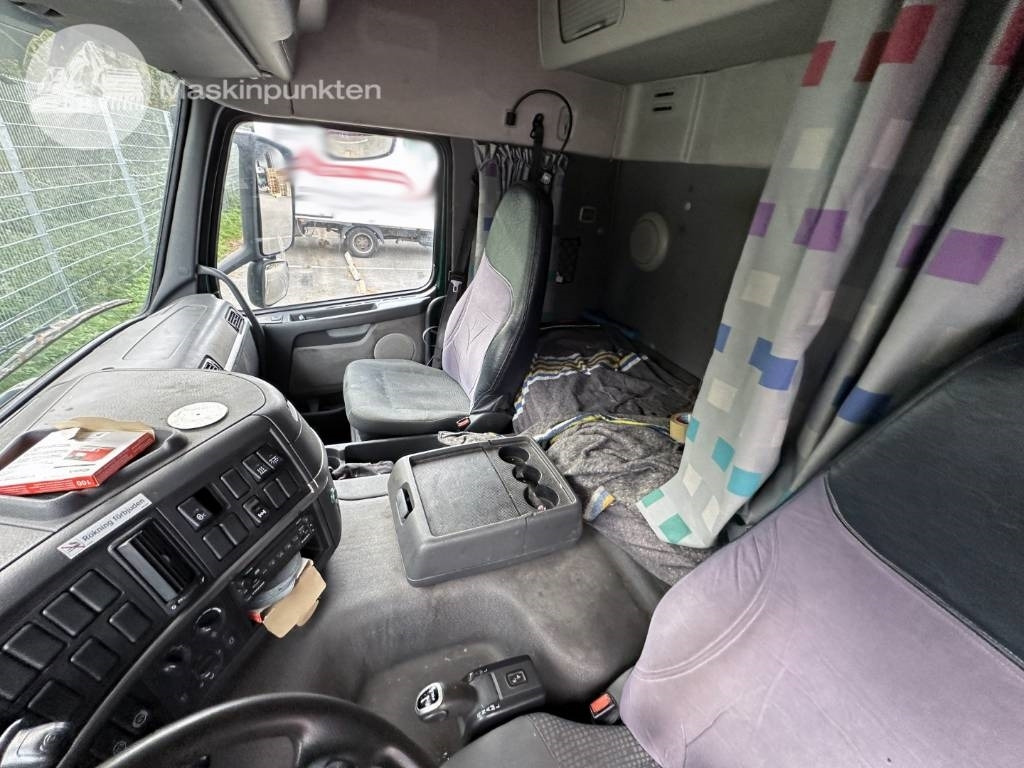 Locação de Volvo FM 9 300  Volvo FM 9 300: foto 17