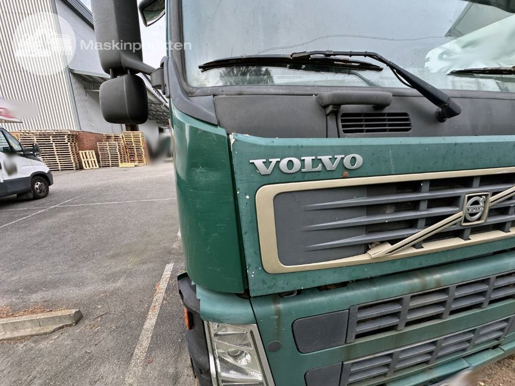 Locação de Volvo FM 9 300  Volvo FM 9 300: foto 49