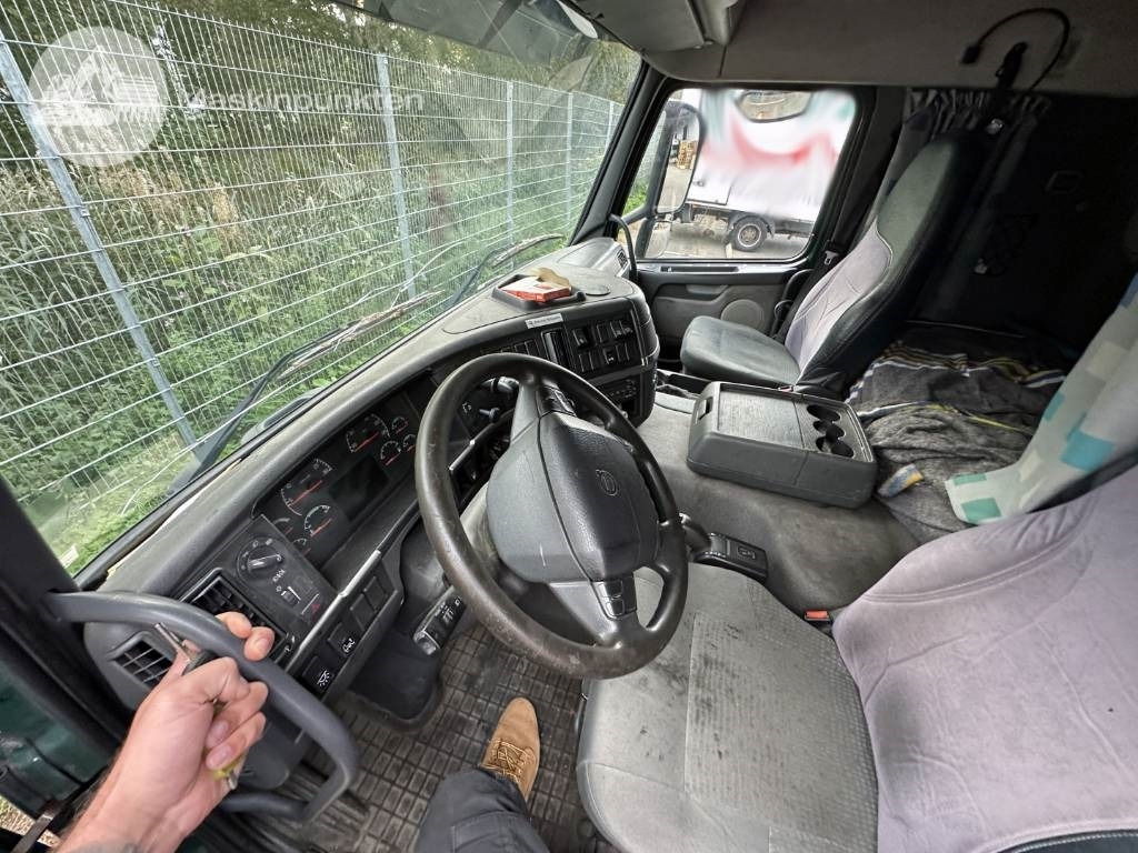 Locação de Volvo FM 9 300  Volvo FM 9 300: foto 16