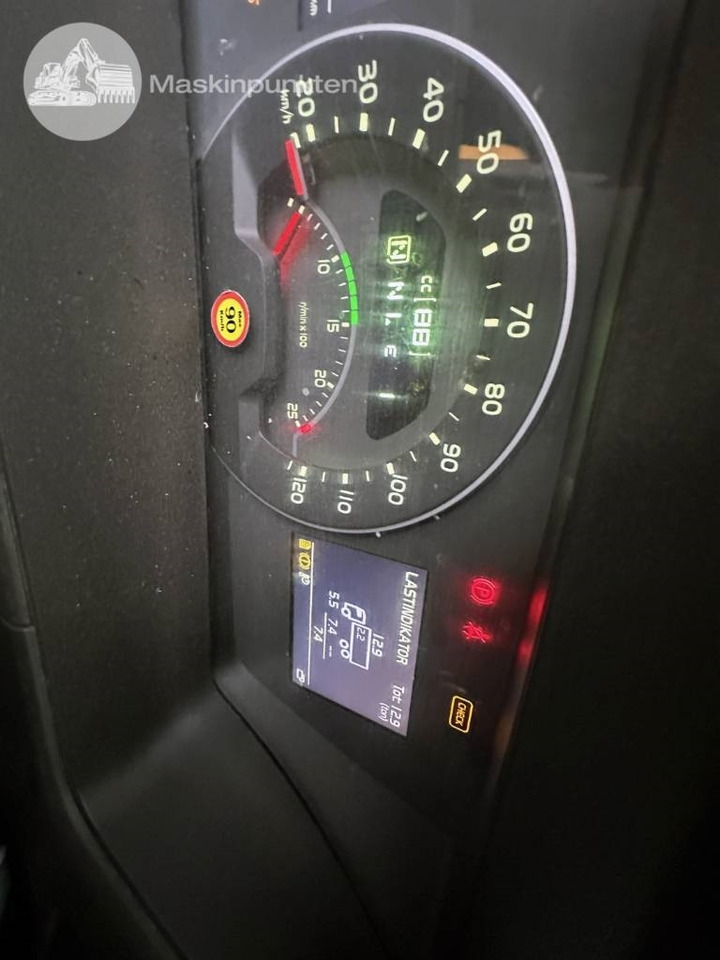 Locação de Volvo FMX 380  Volvo FMX 380: foto 25