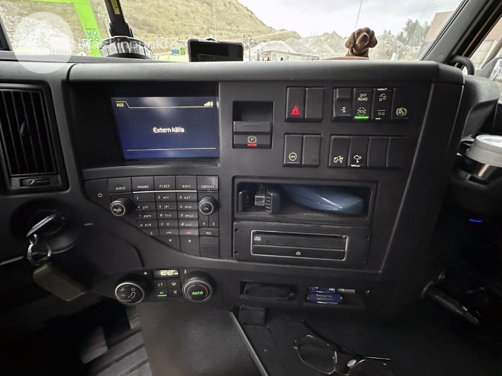 Locação de Volvo FMX 380  Volvo FMX 380: foto 29