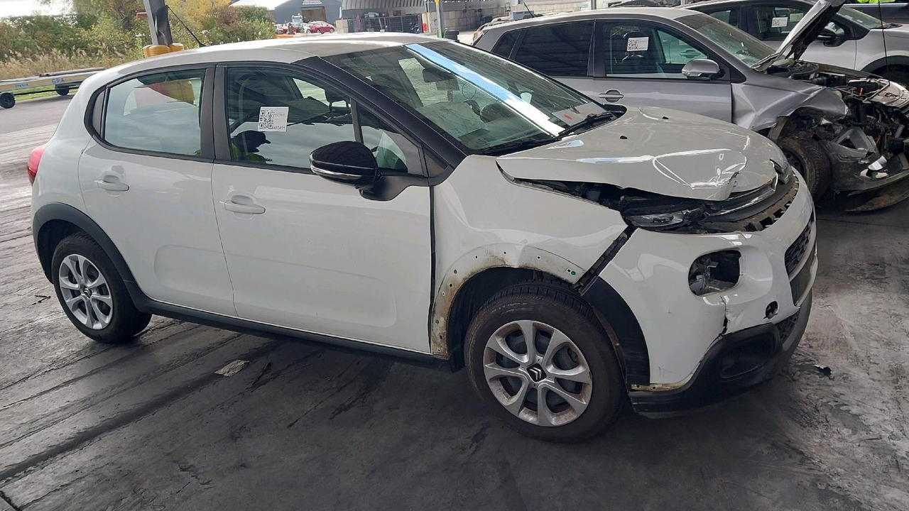 CITROEN C3 III 1.2 PURETECH 83 FEEL - Automóvel: foto 3 CITROEN C3 III 1.2 PURETECH 83 FEEL - Automóvel: foto 3