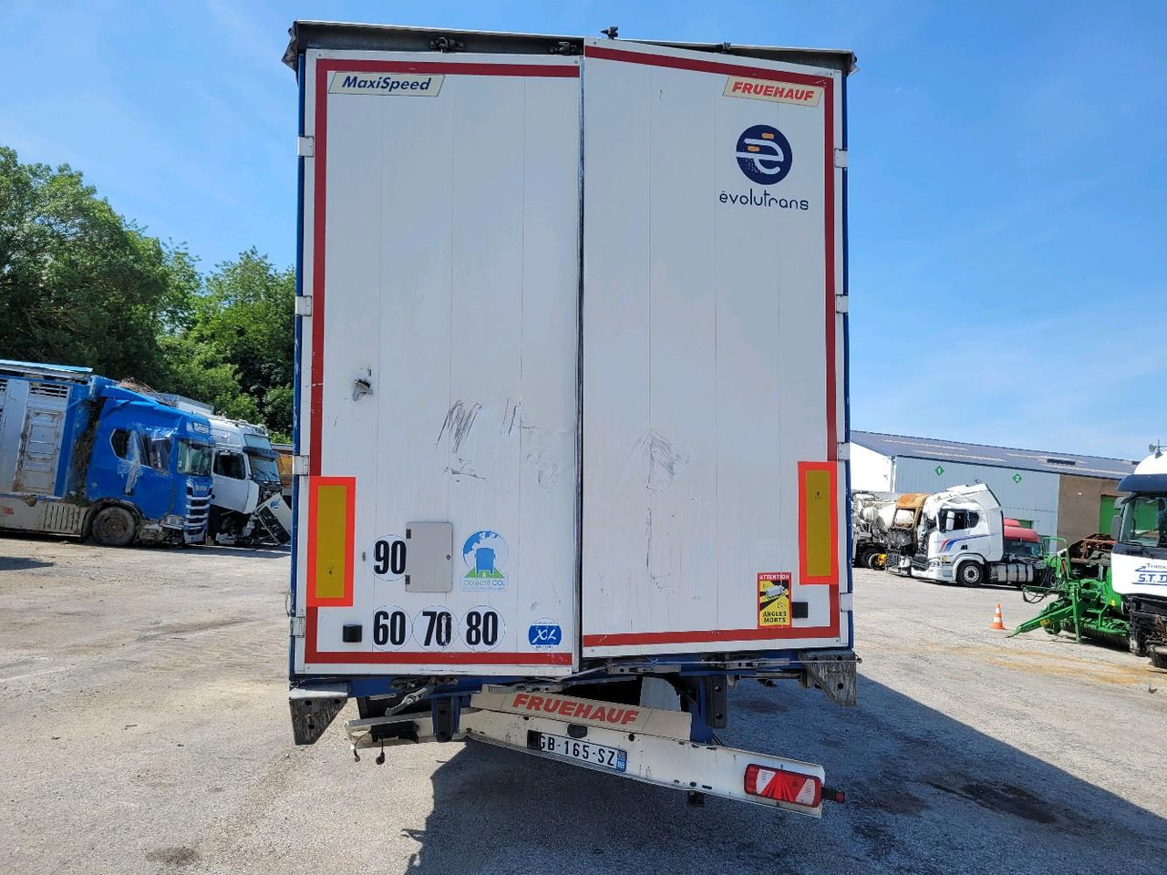 FRUEHAUF FKSRT4 SAVOYARDE 3 ESSIEUX - Semi-reboque de lona: foto 5 FRUEHAUF FKSRT4 SAVOYARDE 3 ESSIEUX - Semi-reboque de lona: foto 5