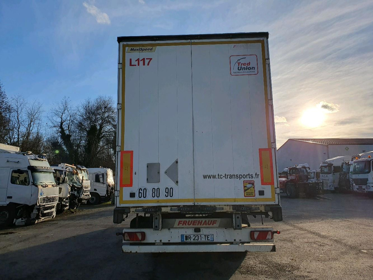 FRUEHAUF SEMI SAVOYARDE FST4FC - Semi-reboque de lona: foto 5 FRUEHAUF SEMI SAVOYARDE FST4FC - Semi-reboque de lona: foto 5