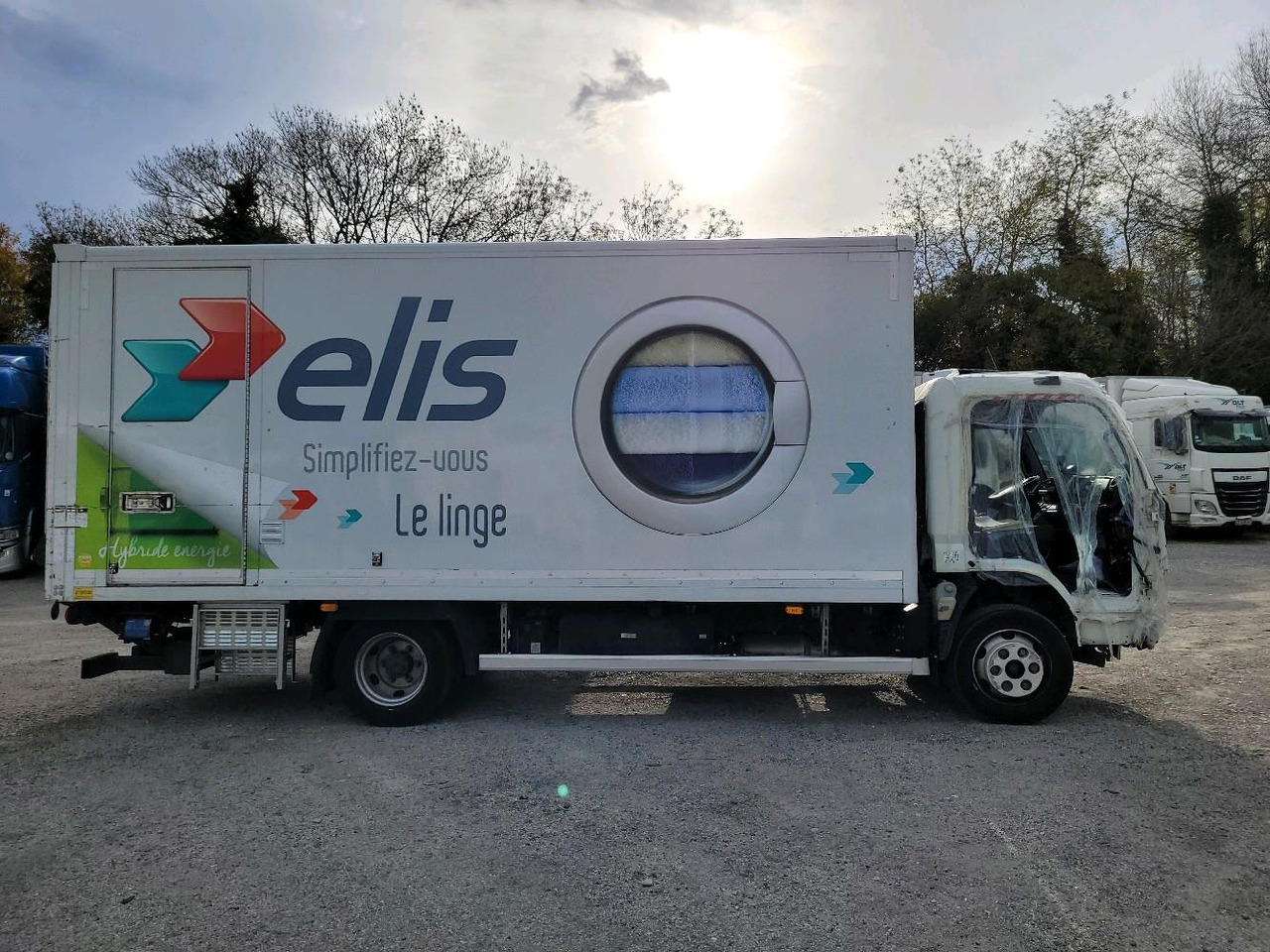 FUSO CANTER 7C15 - Caminhão furgão: foto 3 FUSO CANTER 7C15 - Caminhão furgão: foto 3