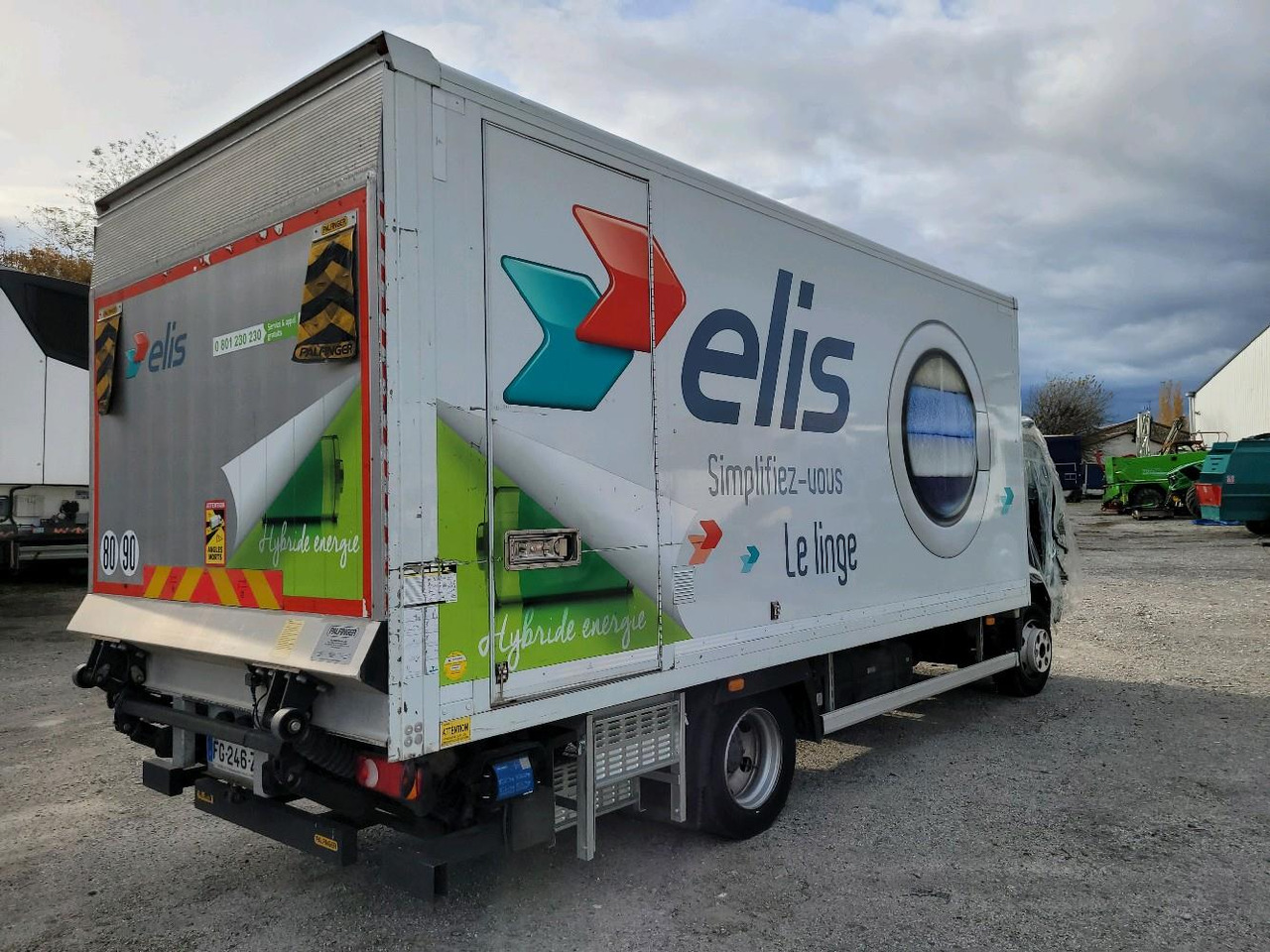 FUSO CANTER 7C15 - Caminhão furgão: foto 4 FUSO CANTER 7C15 - Caminhão furgão: foto 4