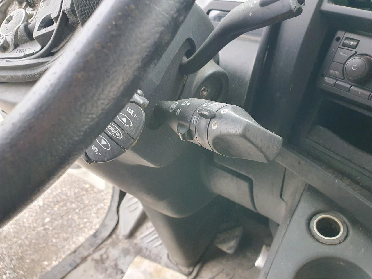 Caminhão furgão RENAULT D 12 DTI 215: foto 15