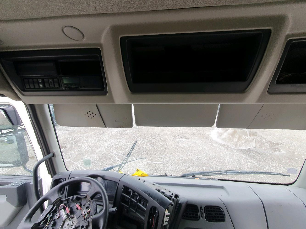 Caminhão furgão RENAULT D 12 DTI 215: foto 11