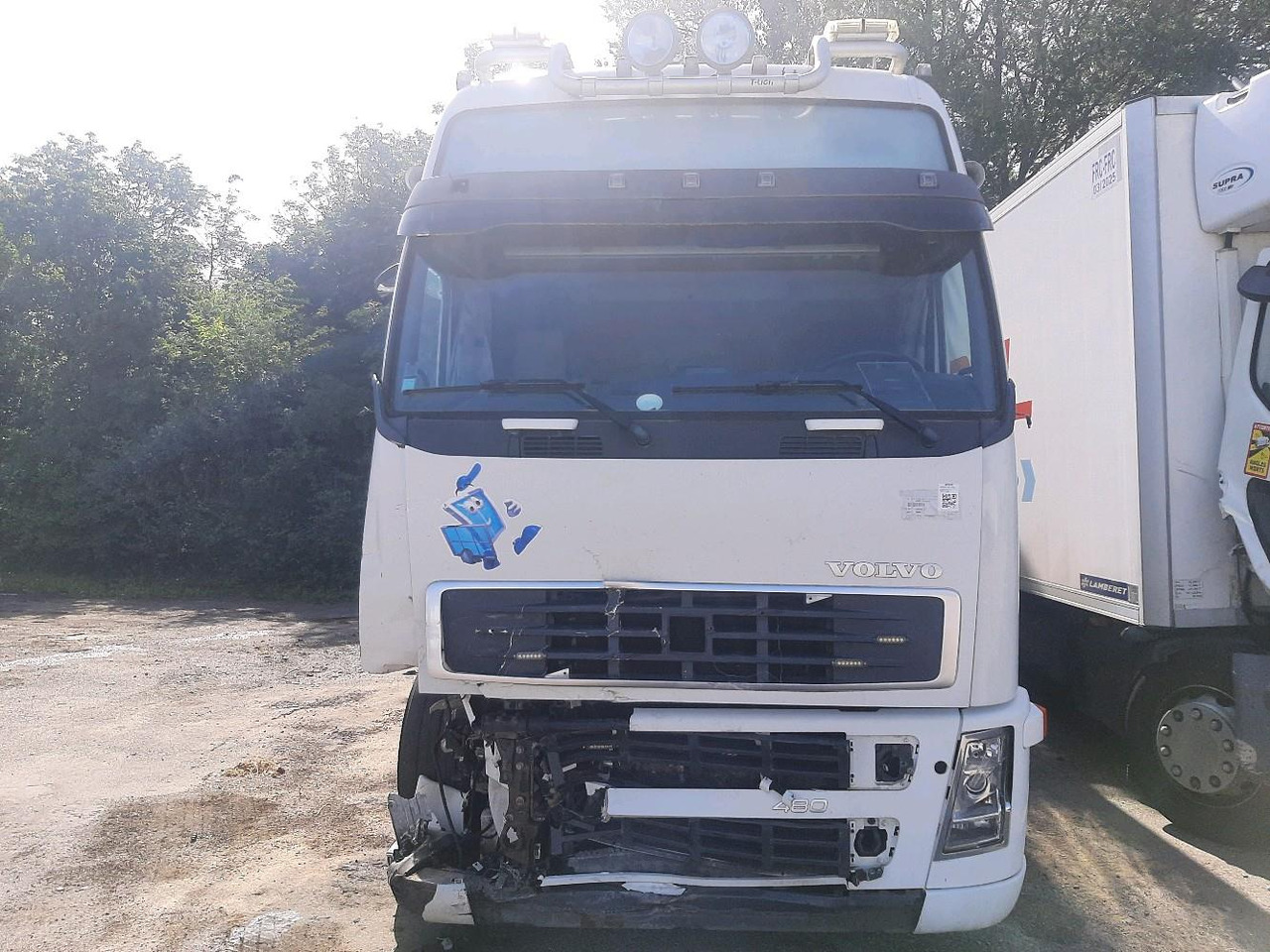 VOLVO FH 480 PORTEUR - Caminhão furgão: foto 2 VOLVO FH 480 PORTEUR - Caminhão furgão: foto 2