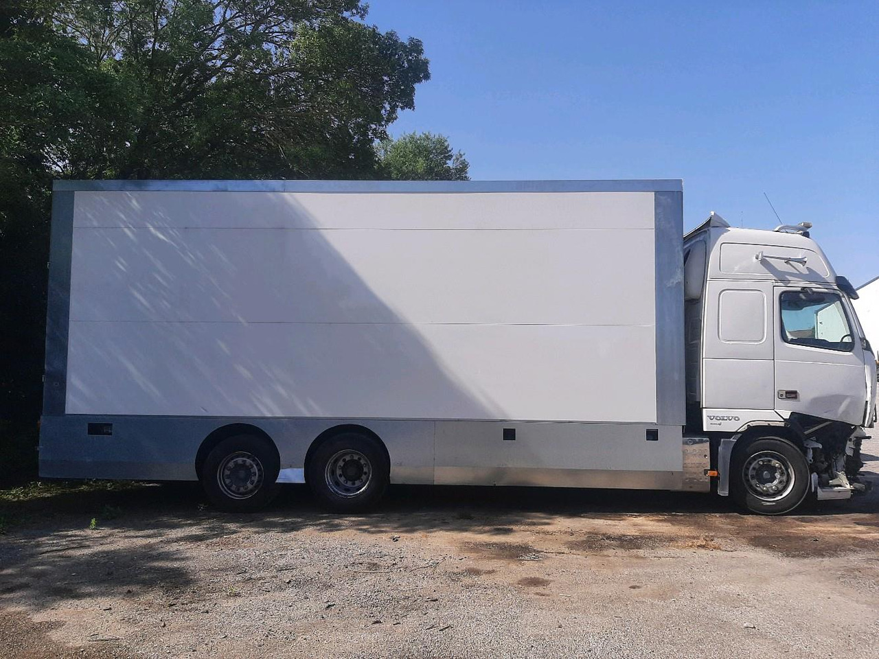 VOLVO FH 480 PORTEUR - Caminhão furgão: foto 3 VOLVO FH 480 PORTEUR - Caminhão furgão: foto 3