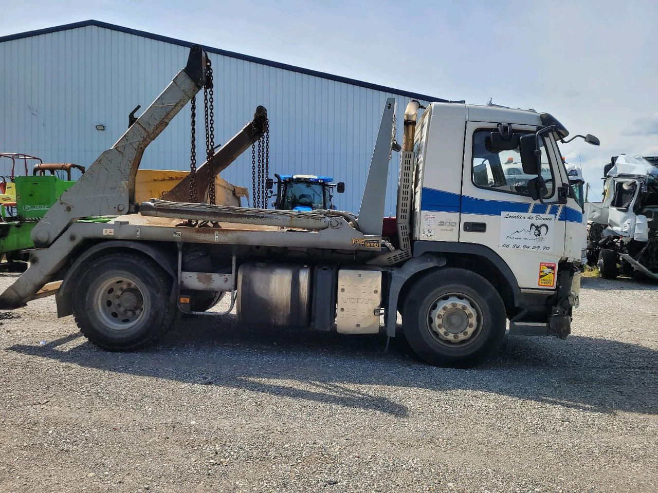 VOLVO FM 300 E4 4X2 - Caminhão multibenne: foto 3 VOLVO FM 300 E4 4X2 - Caminhão multibenne: foto 3