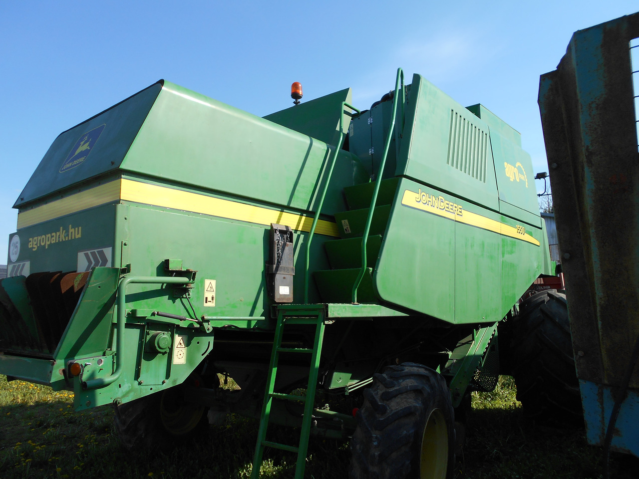 John Deere 1550 - Ceifeira debulhadora: foto 4 John Deere 1550 - Ceifeira debulhadora: foto 4