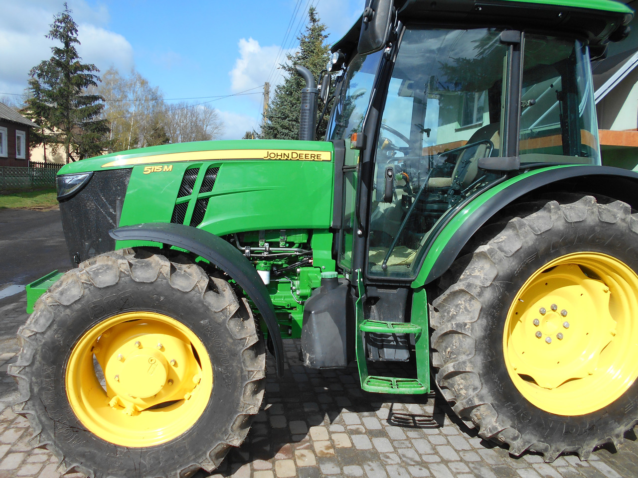 John Deere 5115M - Trator: foto 1 John Deere 5115M - Trator: foto 1