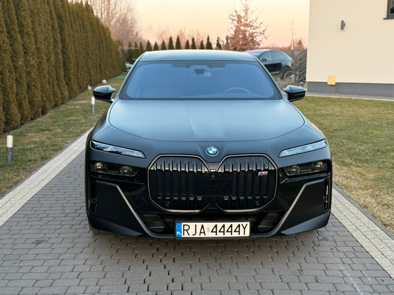 BMW M760 Baureihe 7 Lim M760 e xDrive - Sedã: foto 2 BMW M760 Baureihe 7 Lim M760 e xDrive - Sedã: foto 2