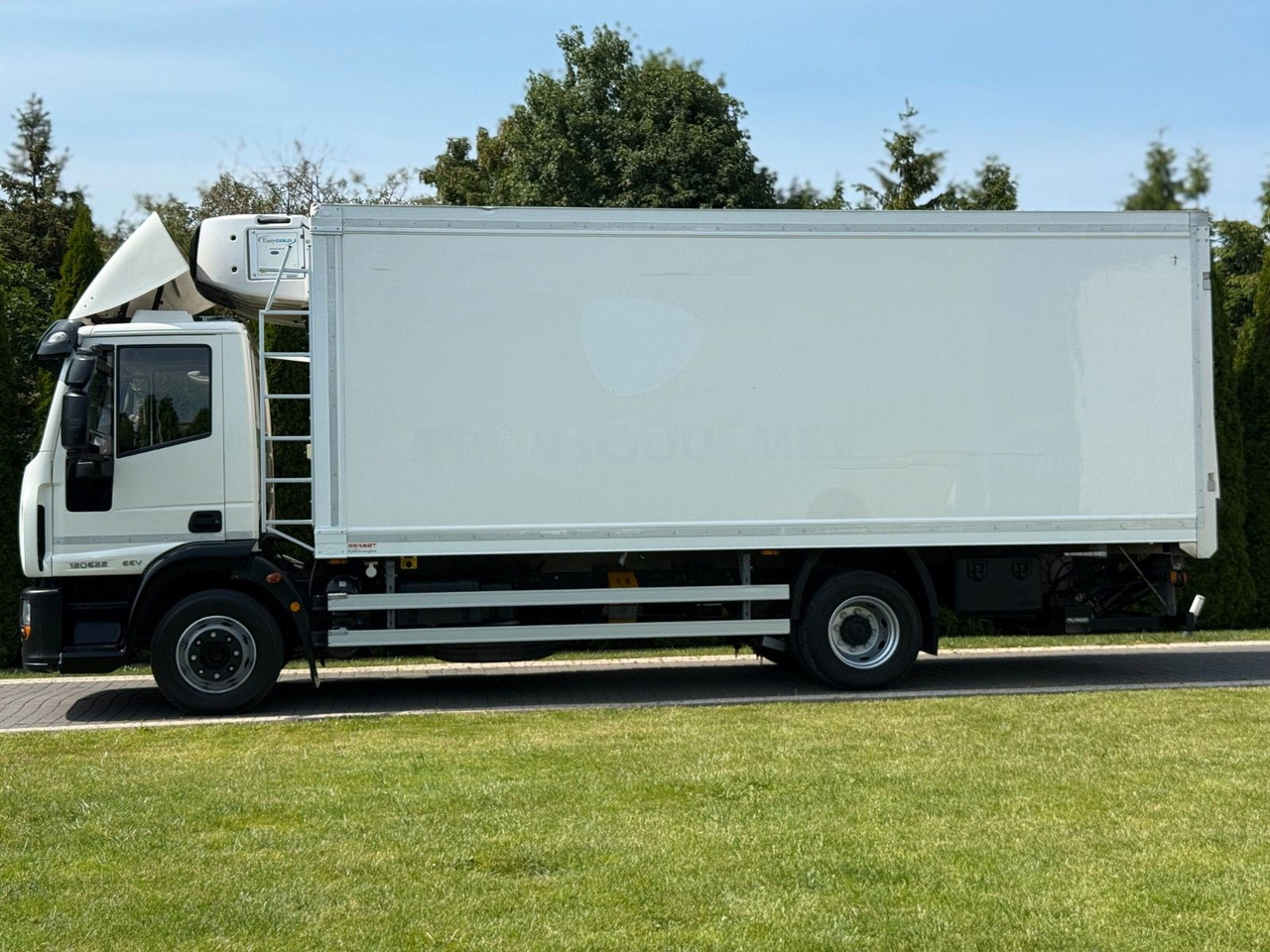 Iveco EUROCARGO 12T E22 CARRIER SUPRA 850 MT - Caminhão frigorífico: foto 4 Iveco EUROCARGO 12T E22 CARRIER SUPRA 850 MT - Caminhão frigorífico: foto 4