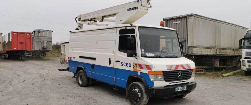 Mercedes-Benz VARIO 815D 17 M - Caminhão com plataforma aérea: foto 3 Mercedes-Benz VARIO 815D 17 M - Caminhão com plataforma aérea: foto 3