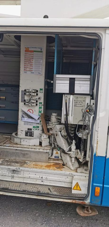 Caminhão com plataforma aérea Mercedes-Benz VARIO 815D 17 M: foto 8