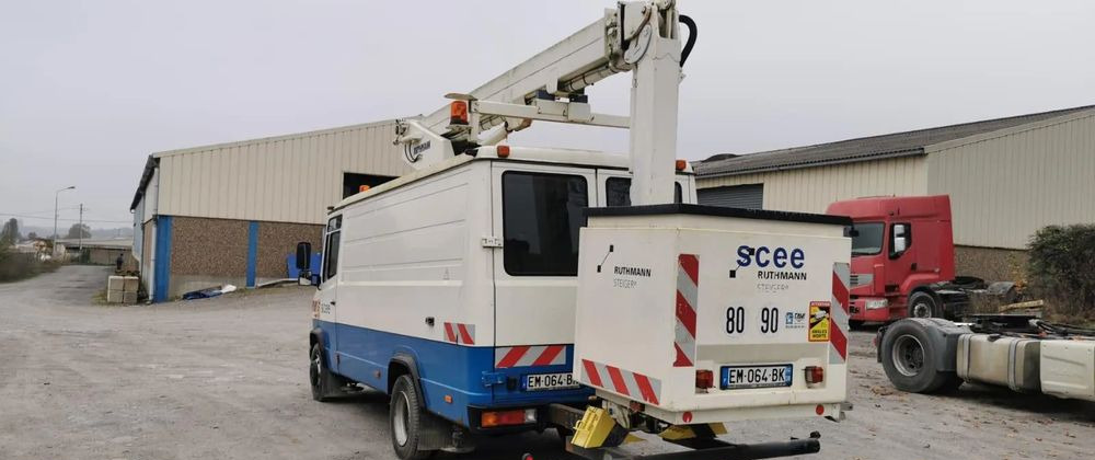 Caminhão com plataforma aérea Mercedes-Benz VARIO 815D 17 M: foto 12