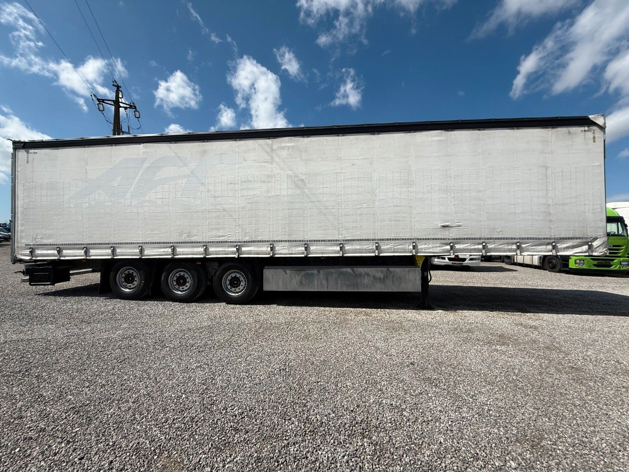 Schmitz Cargobull AXLE SCHMITZ LIFTED AXLE - Semi-reboque de lona: foto 4 Schmitz Cargobull AXLE SCHMITZ LIFTED AXLE - Semi-reboque de lona: foto 4