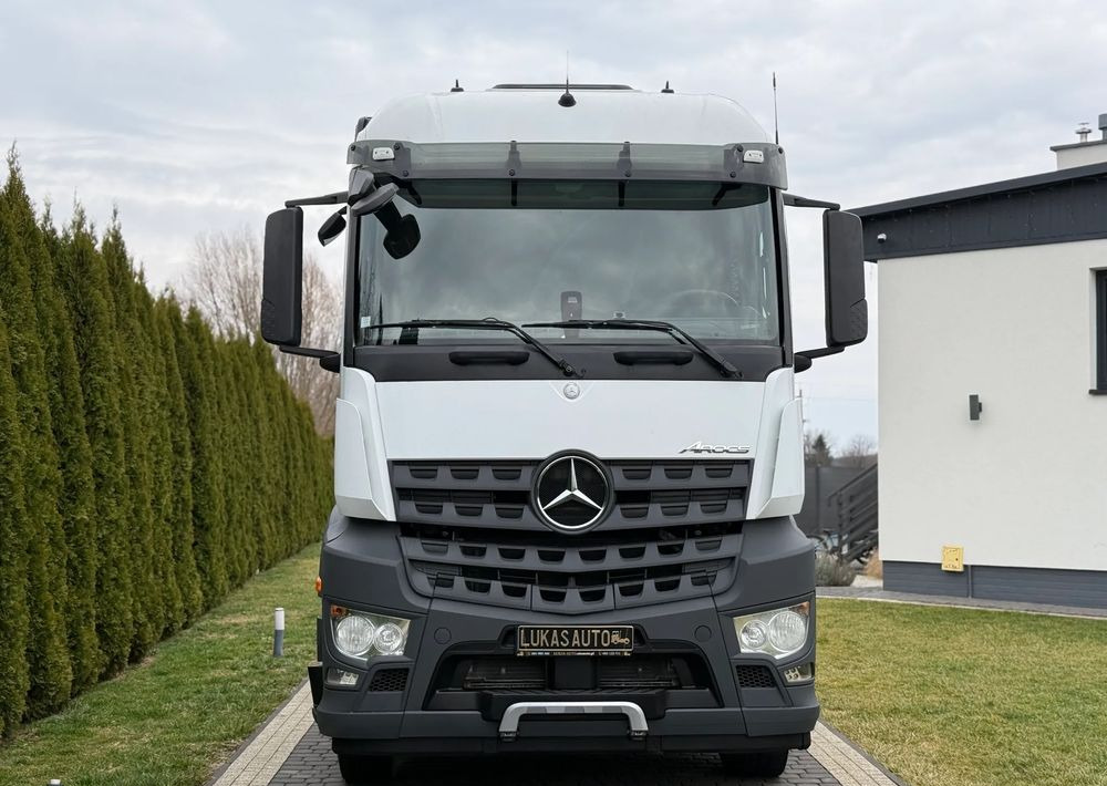 Mercedes-Benz AROCS 1843 HYDRAULIKA - Tractor: foto 2 Mercedes-Benz AROCS 1843 HYDRAULIKA - Tractor: foto 2
