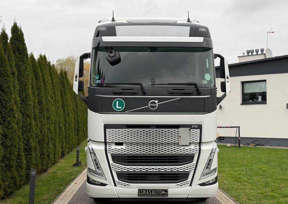 Volvo FH 460 AUTOMAT PARK COOL DWA ZBIORNIKI - Tractor: foto 4 Volvo FH 460 AUTOMAT PARK COOL DWA ZBIORNIKI - Tractor: foto 4