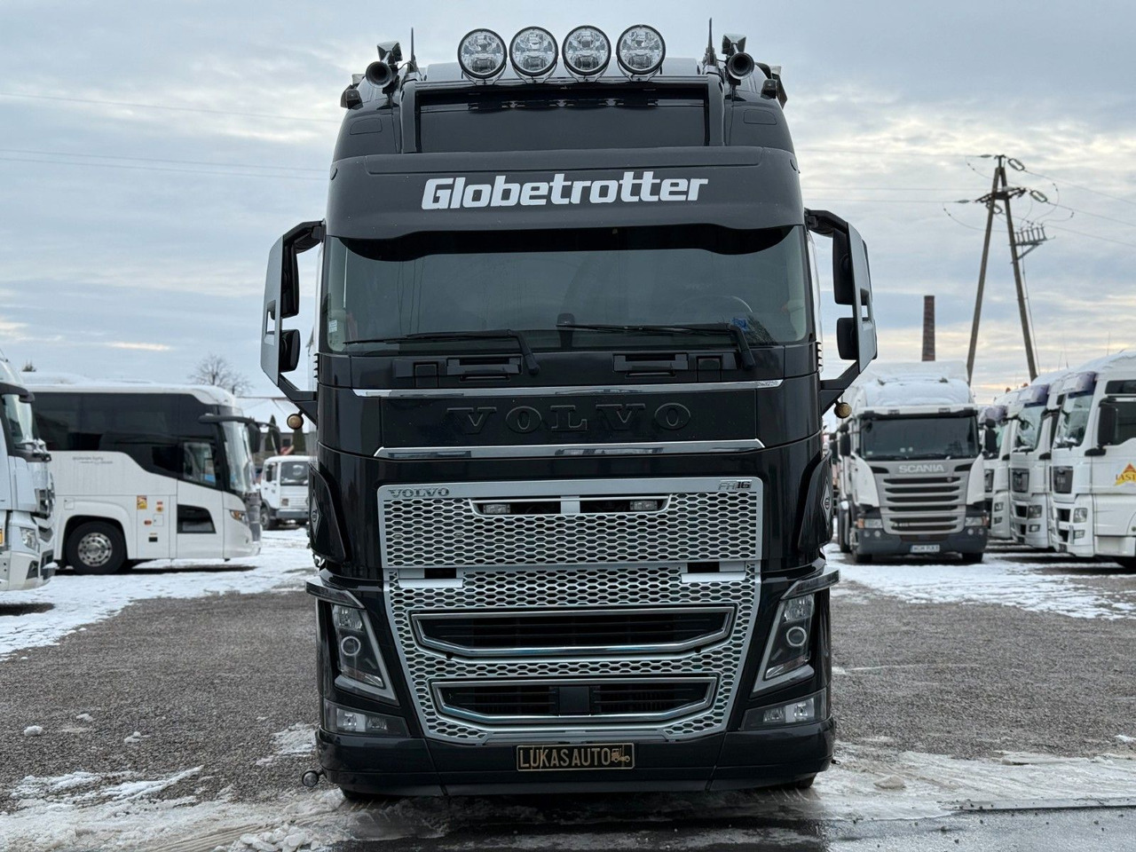Volvo FH16 660 HP XL TANDEM 6x2 LIMITED EDITION - Caminhão furgão: foto 2 Volvo FH16 660 HP XL TANDEM 6x2 LIMITED EDITION - Caminhão furgão: foto 2
