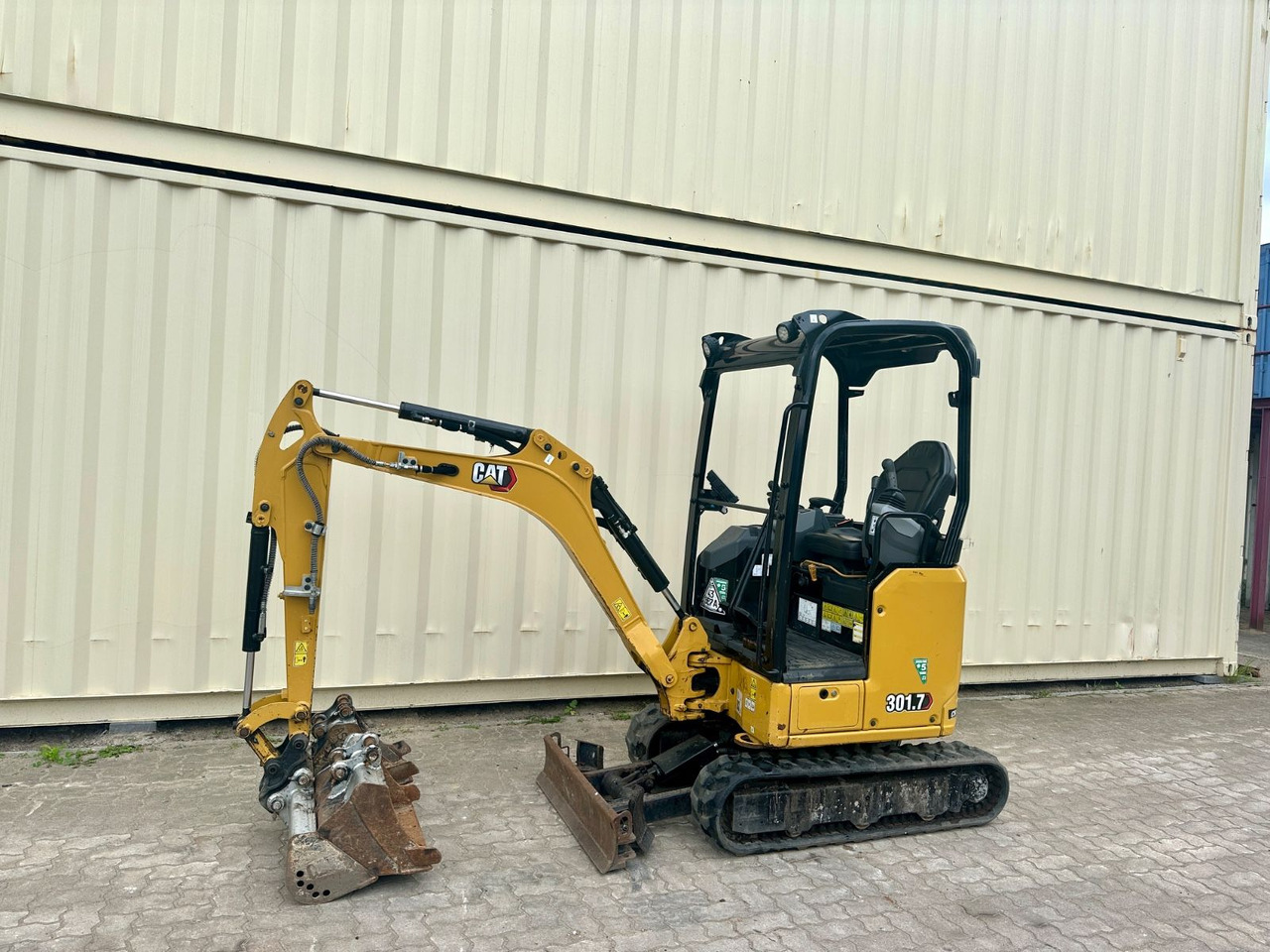 CAT 301.7 CR / 2022 BJ / 656 H / 3 x Löffel - Mini escavadeira: foto 4 CAT 301.7 CR / 2022 BJ / 656 H / 3 x Löffel - Mini escavadeira: foto 4