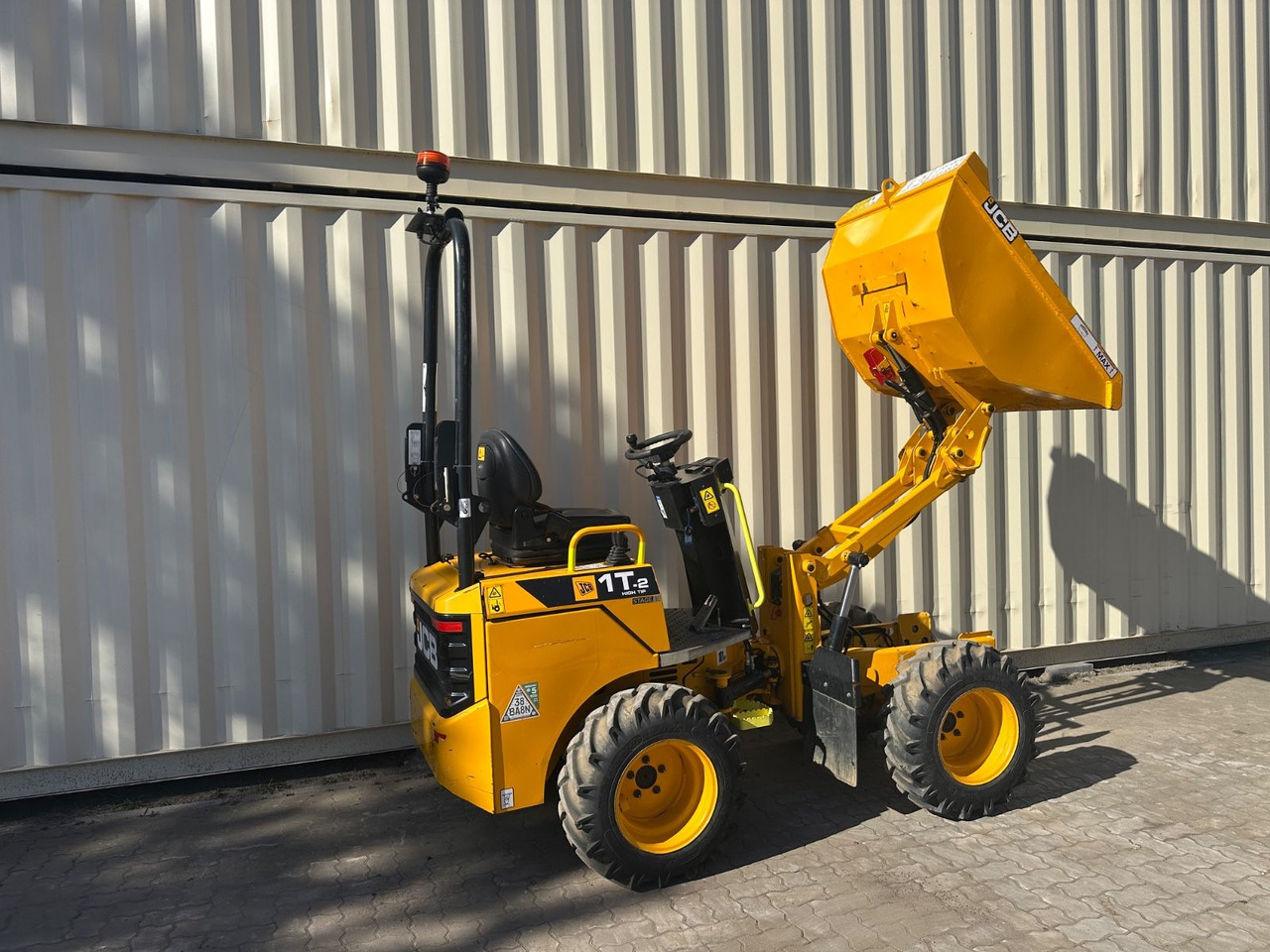 JCB 1T-2 High Tip Dumper, 440 Bh, 1.000 KG - Tombador: foto 4 JCB 1T-2 High Tip Dumper, 440 Bh, 1.000 KG - Tombador: foto 4