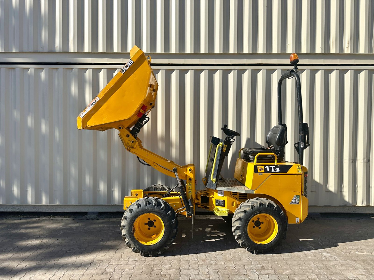 JCB 1T-2 High Tip Dumper, 674 Bh, 1.000 KG - Tombador: foto 2 JCB 1T-2 High Tip Dumper, 674 Bh, 1.000 KG - Tombador: foto 2