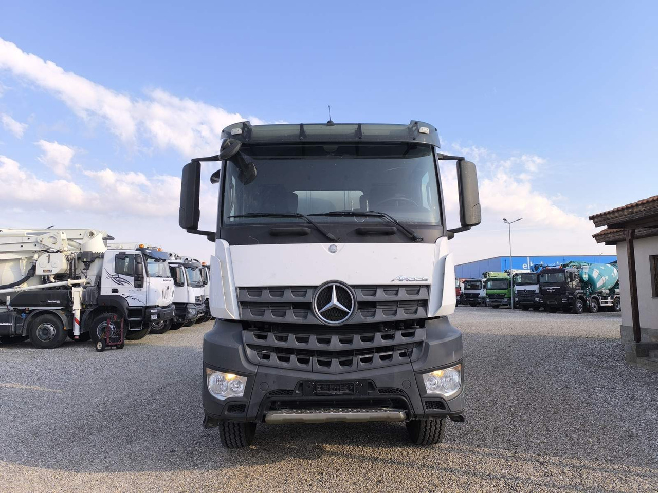 MERCEDES-BENZ AROCS 3242 CIFA 9M3 - Caminhão betoneira: foto 2 MERCEDES-BENZ AROCS 3242 CIFA 9M3 - Caminhão betoneira: foto 2