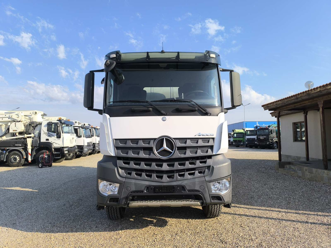 MERCEDES-BENZ AROCS 3242 CIFA 9M3 - Caminhão betoneira: foto 2 MERCEDES-BENZ AROCS 3242 CIFA 9M3 - Caminhão betoneira: foto 2