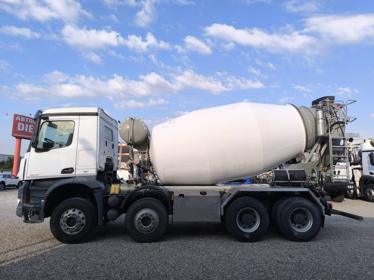 MERCEDES-BENZ AROCS 3242 CIFA 9M3 - Caminhão betoneira: foto 4 MERCEDES-BENZ AROCS 3242 CIFA 9M3 - Caminhão betoneira: foto 4