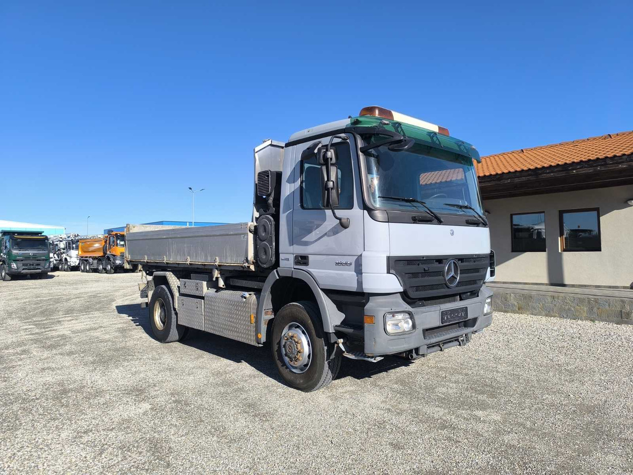 MERCEDES-BENZ Actros 1855 4X4 - Caminhão basculante: foto 1 MERCEDES-BENZ Actros 1855 4X4 - Caminhão basculante: foto 1