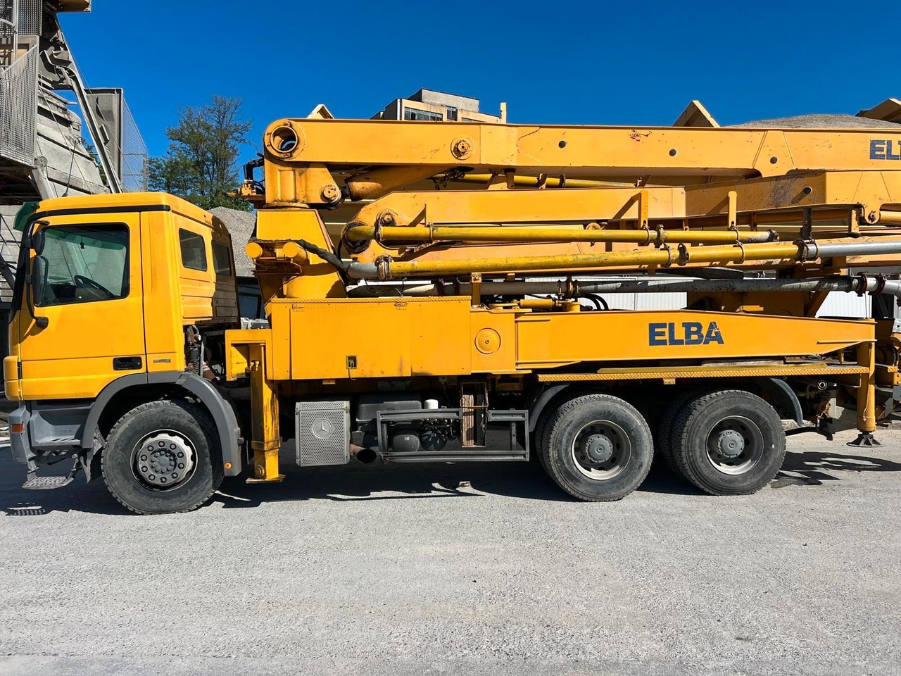 Mercedes-Benz ACTROS 3332 ELBA SCHWING 36M - Autobomba de betão: foto 5 Mercedes-Benz ACTROS 3332 ELBA SCHWING 36M - Autobomba de betão: foto 5