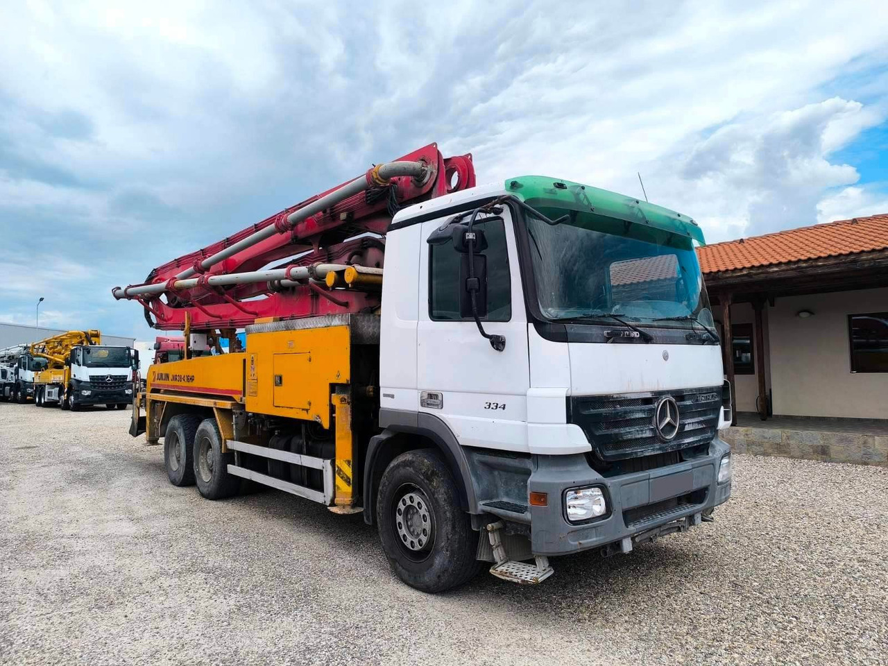 Mercedes-Benz ACTROS 3341 JUNJIN JXR 38-4 - Autobomba de betão: foto 1 Mercedes-Benz ACTROS 3341 JUNJIN JXR 38-4 - Autobomba de betão: foto 1