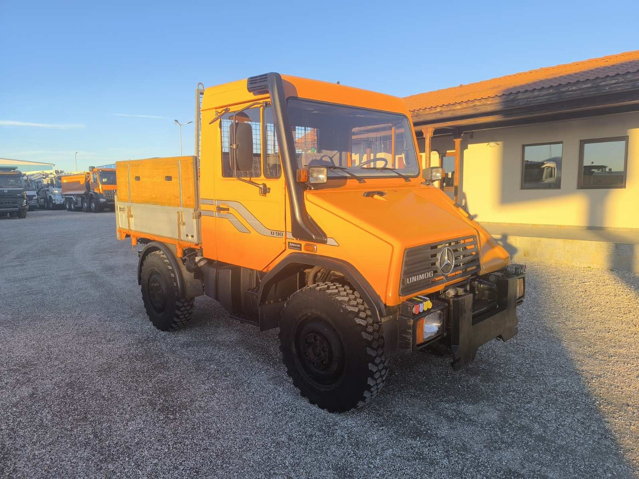 UNIMOG U90 - Caminhão basculante: foto 1 UNIMOG U90 - Caminhão basculante: foto 1