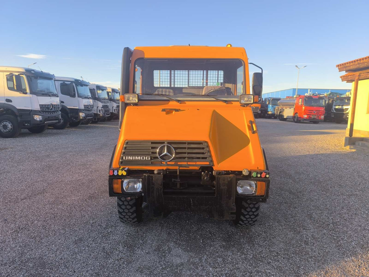 UNIMOG U90 - Caminhão basculante: foto 2 UNIMOG U90 - Caminhão basculante: foto 2