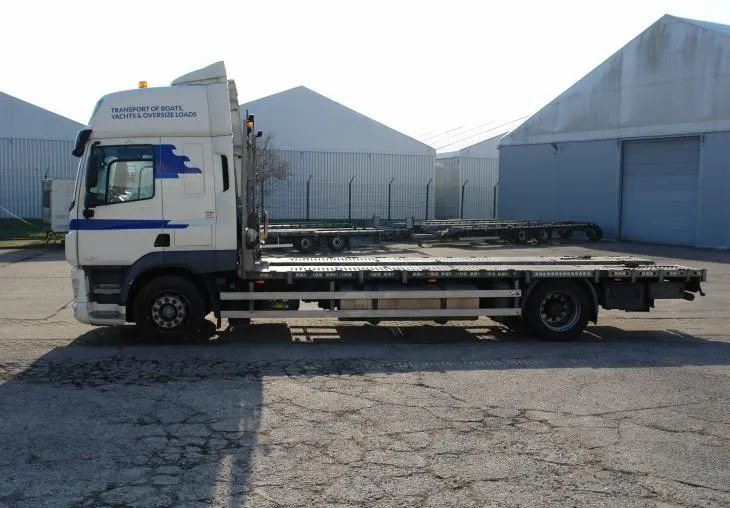 DAF CF 410 EURO 6 Laweta - Platforma super stan - Camião de caixa aberta/ Plataforma: foto 4 DAF CF 410 EURO 6 Laweta - Platforma super stan - Camião de caixa aberta/ Plataforma: foto 4
