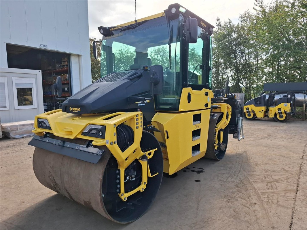BOMAG DE BW 174 AP-5 AM Hybrid Stage V/Tier 4f - Compactador de asfalto: foto 1 BOMAG DE BW 174 AP-5 AM Hybrid Stage V/Tier 4f - Compactador de asfalto: foto 1