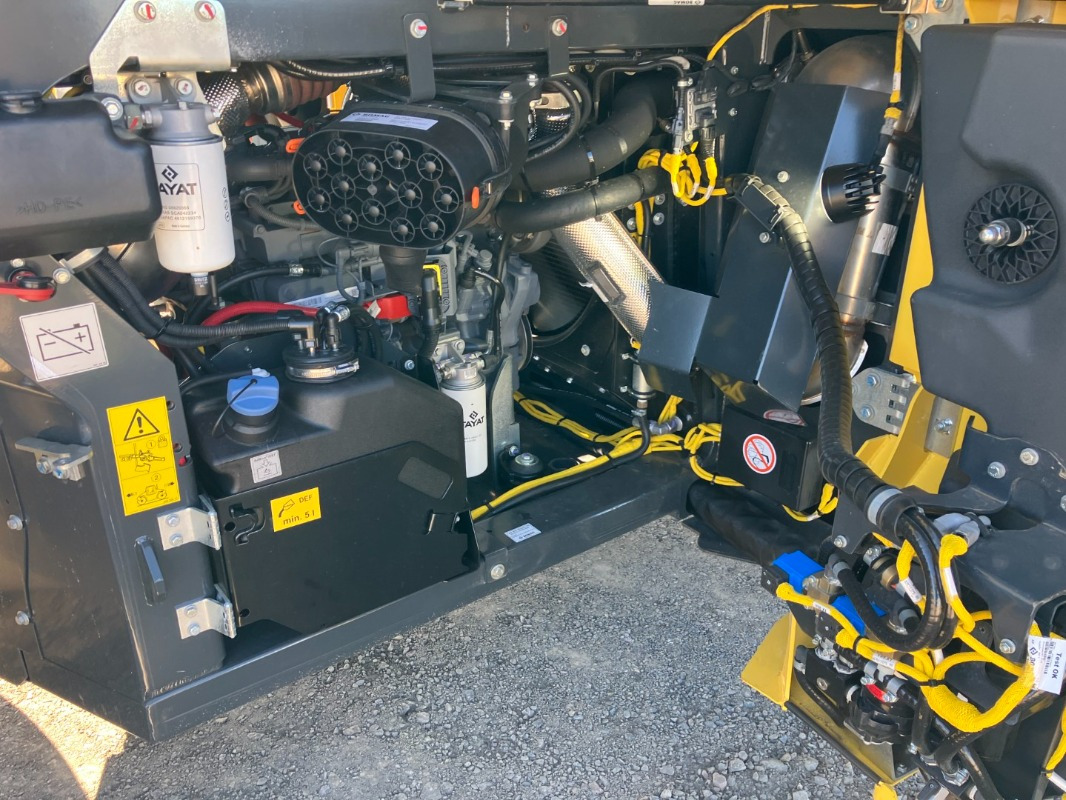 BOMAG DE BW 174 APO-4v Stage V/Tier 4f - Compactador de asfalto: foto 4 BOMAG DE BW 174 APO-4v Stage V/Tier 4f - Compactador de asfalto: foto 4