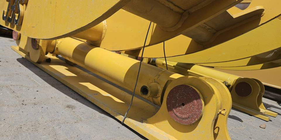 Chwytak kciuk hydrauliczny do koparki 10-25 ton - Escarificador: foto 3 Chwytak kciuk hydrauliczny do koparki 10-25 ton - Escarificador: foto 3