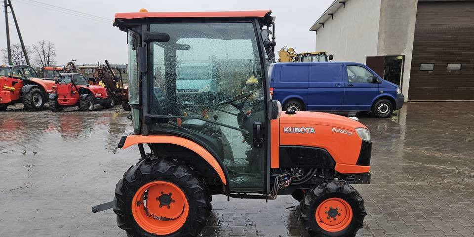 Ciągnik Kubota B2650 4x4 klima 26 KM hydrostat - Trator: foto 5 Ciągnik Kubota B2650 4x4 klima 26 KM hydrostat - Trator: foto 5