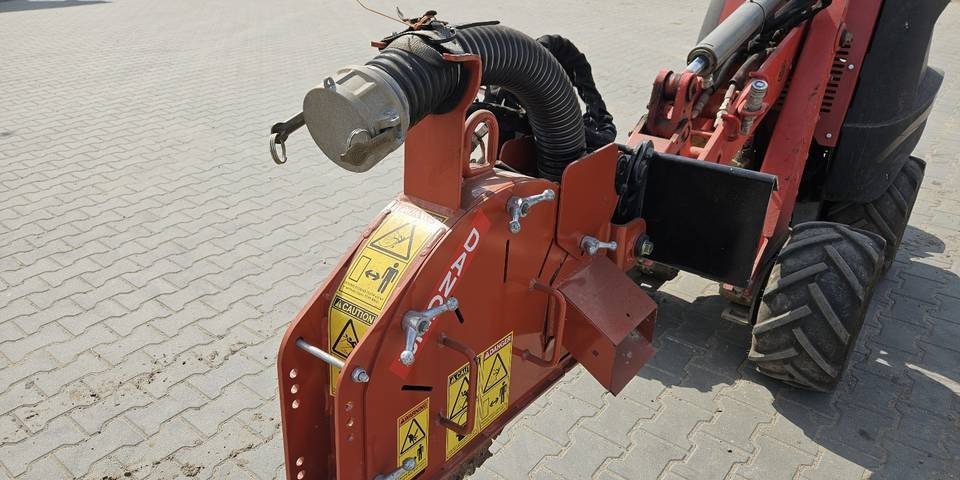 Ditch Witch MicroTrench MT6 piła pod światłowód do cięcia asfaltu/betonu - Equipamento de betão: foto 4 Ditch Witch MicroTrench MT6 piła pod światłowód do cięcia asfaltu/betonu - Equipamento de betão: foto 4