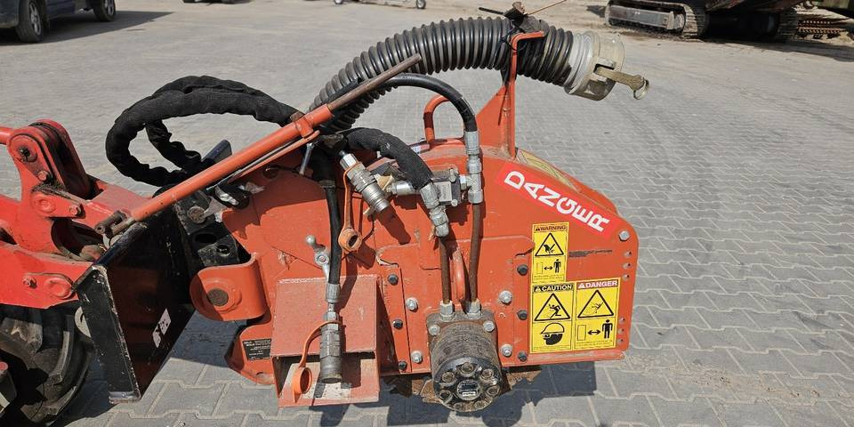 Ditch Witch MicroTrench MT6 piła pod światłowód do cięcia asfaltu/betonu - Equipamento de betão: foto 1 Ditch Witch MicroTrench MT6 piła pod światłowód do cięcia asfaltu/betonu - Equipamento de betão: foto 1