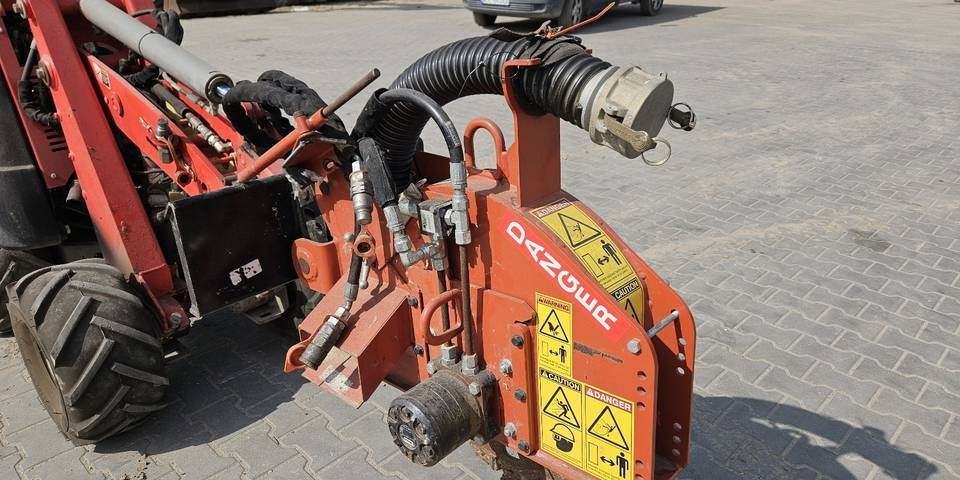 Ditch Witch MicroTrench MT6 piła pod światłowód do cięcia asfaltu/betonu - Equipamento de betão: foto 2 Ditch Witch MicroTrench MT6 piła pod światłowód do cięcia asfaltu/betonu - Equipamento de betão: foto 2