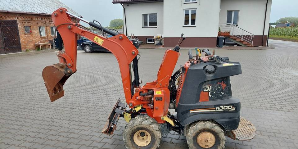 Ditch Witch R300 - Colocadora de tubagem: foto 1 Ditch Witch R300 - Colocadora de tubagem: foto 1